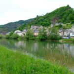 Idyllische Flusslandschaft an der Meuse